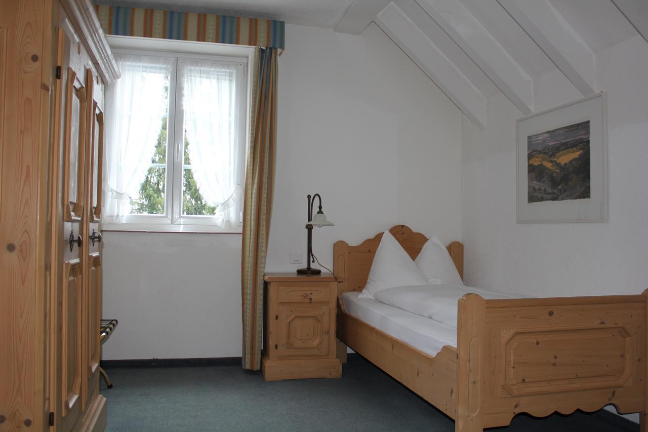 Romantik Hotel zu den drei Sternen Brunegg Zimmer foto