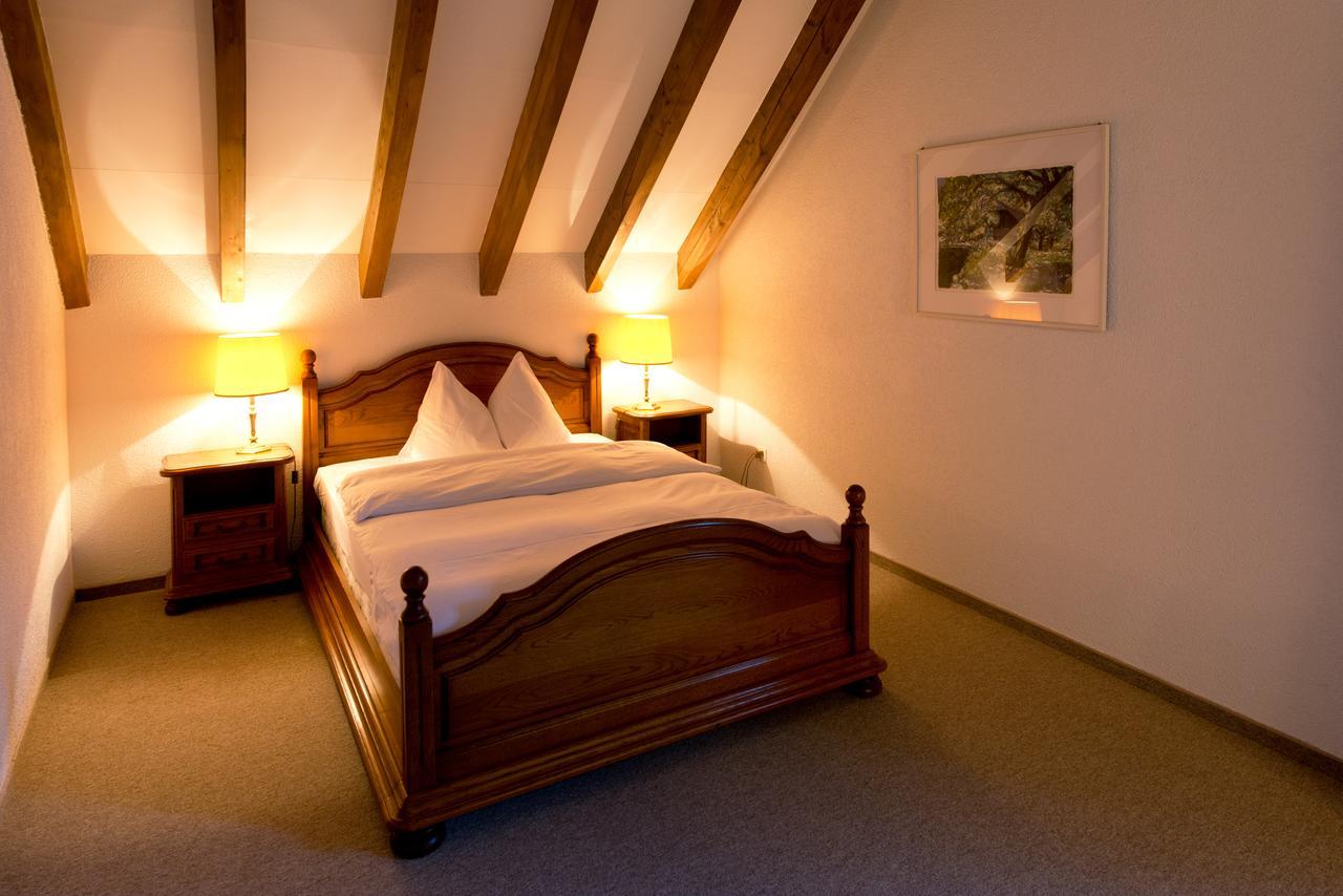 Romantik Hotel zu den drei Sternen Brunegg Zimmer foto
