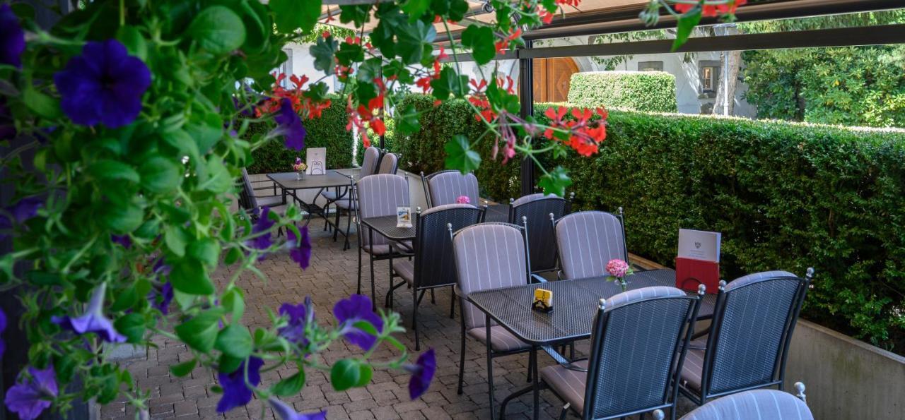 Romantik Hotel zu den drei Sternen Brunegg Exterior foto